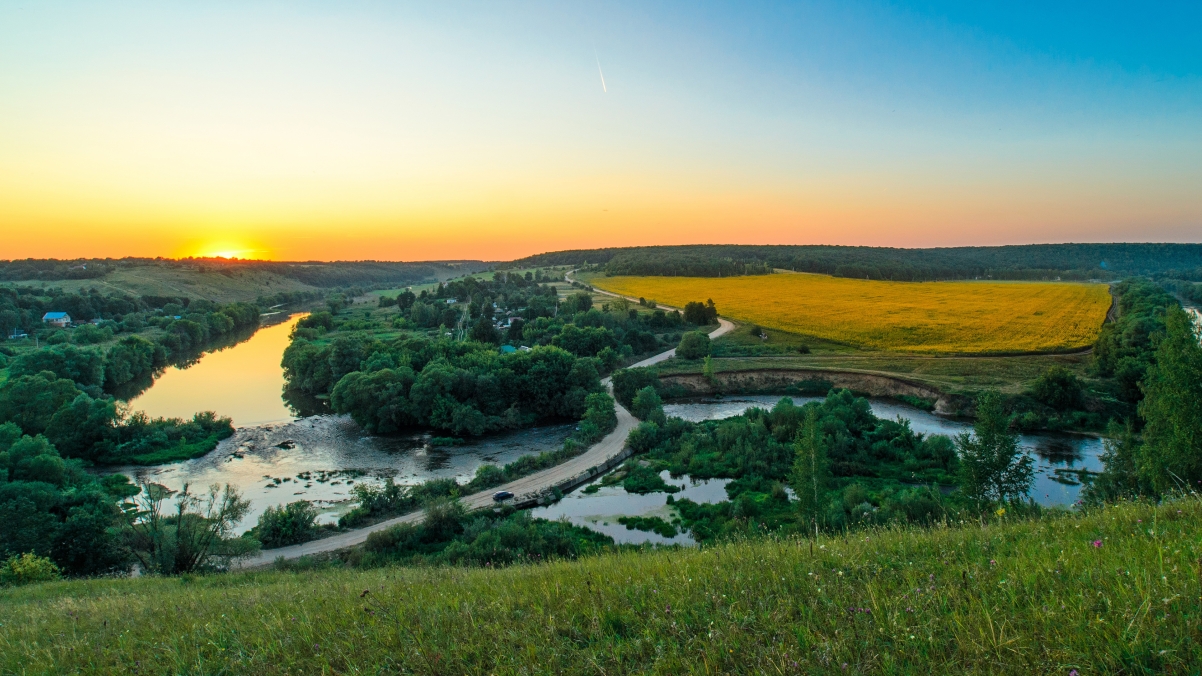 俄罗斯维亚佐沃村附近的美丽剑河3840x2160风景图片