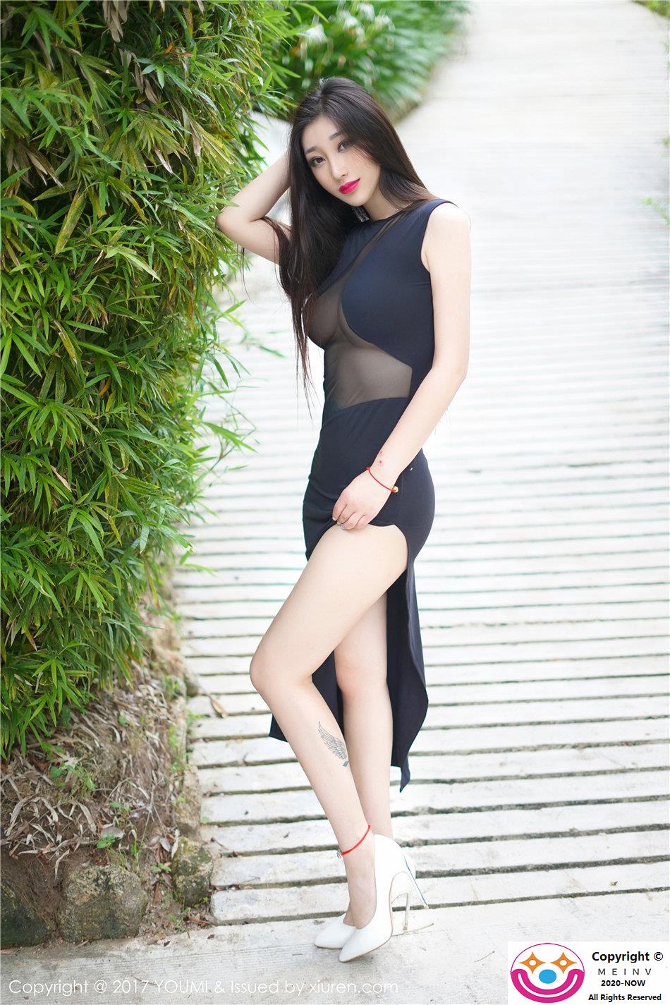 中国美女模特妲己toxic半身长裙搭配写真图片